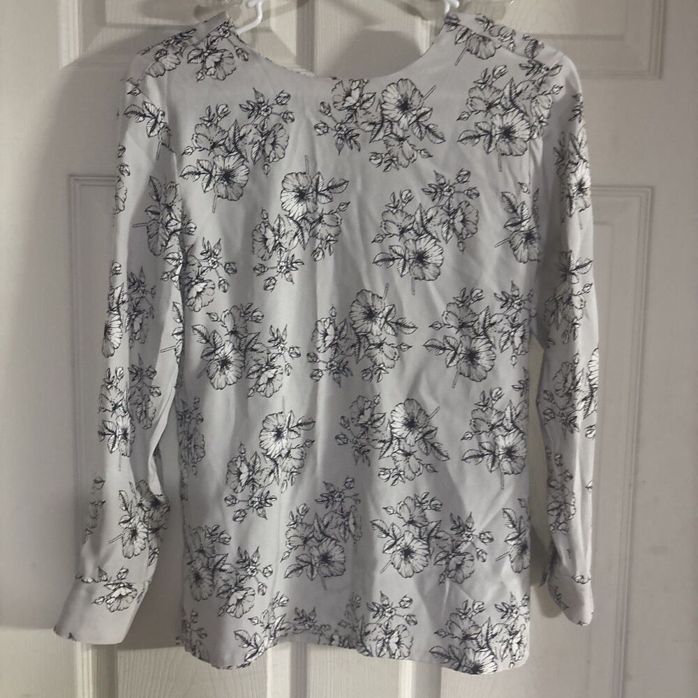 Amina Rubinacci 92% Silk Long Sleeve Top Top 40 Floral Back Button